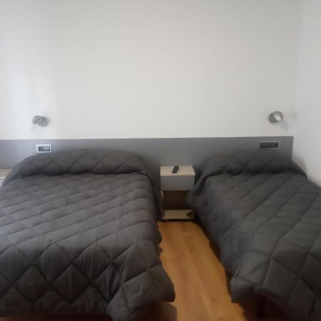 Hostal Outarelo Оуренсе Екстериор снимка