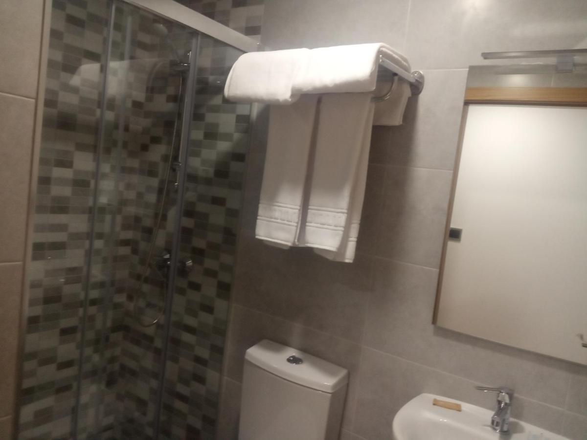 Hostal Outarelo Оуренсе Екстериор снимка