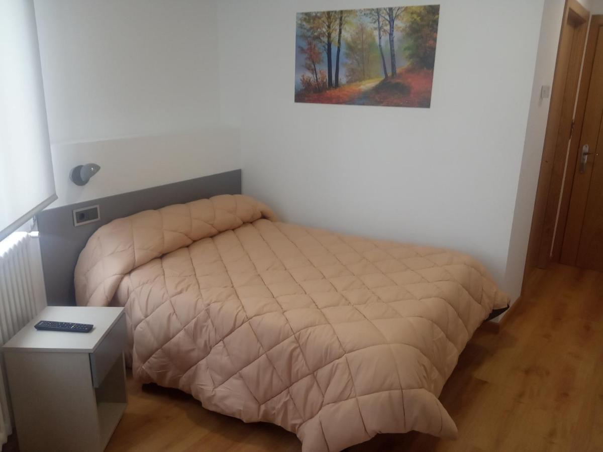 Hostal Outarelo Оуренсе Екстериор снимка